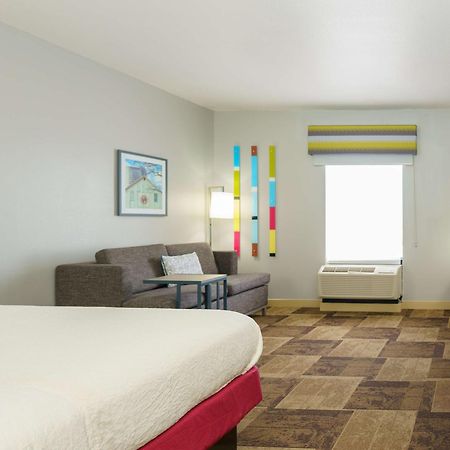Hampton Inn Garden City Extérieur photo