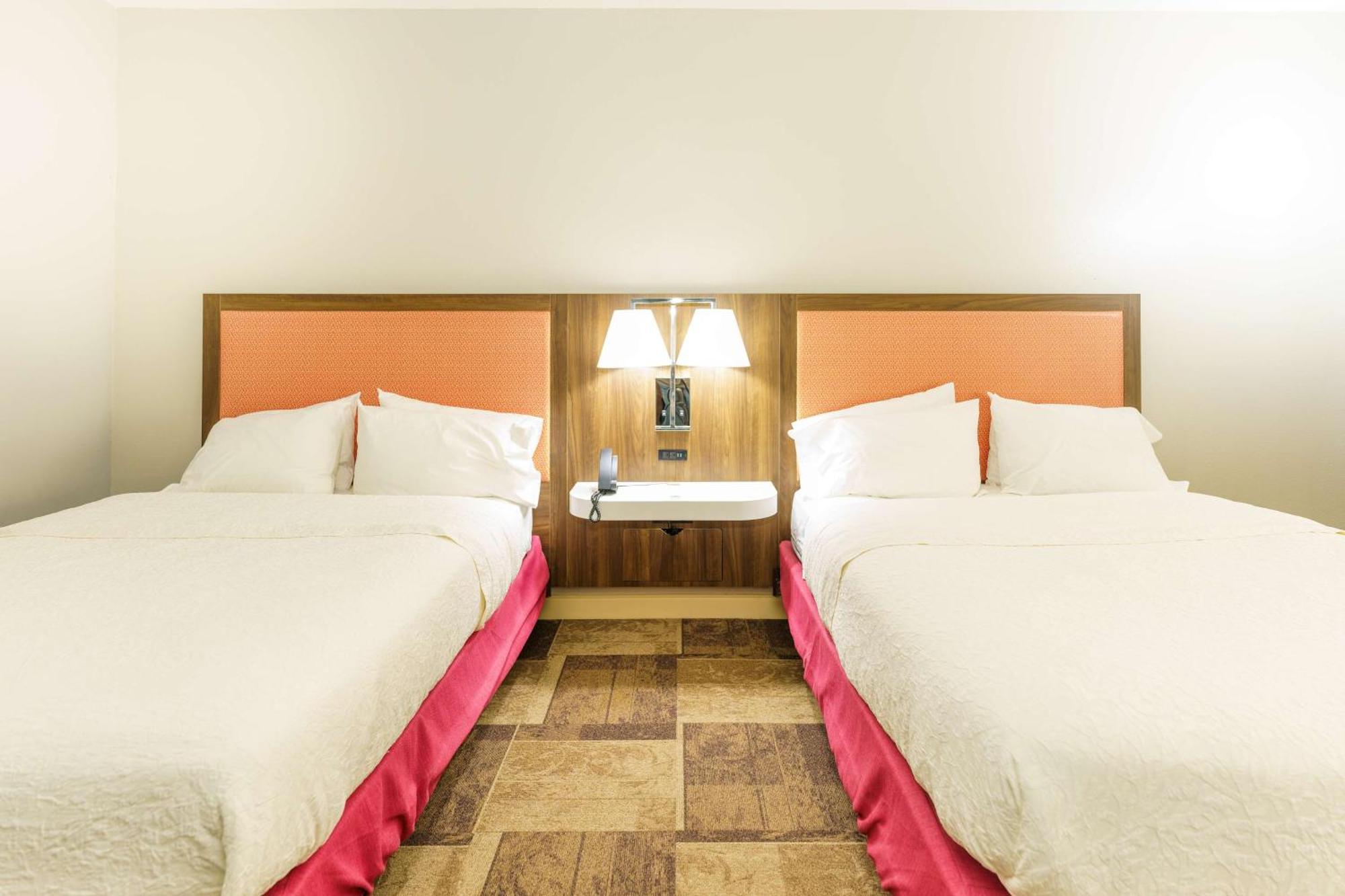Hampton Inn Garden City Extérieur photo