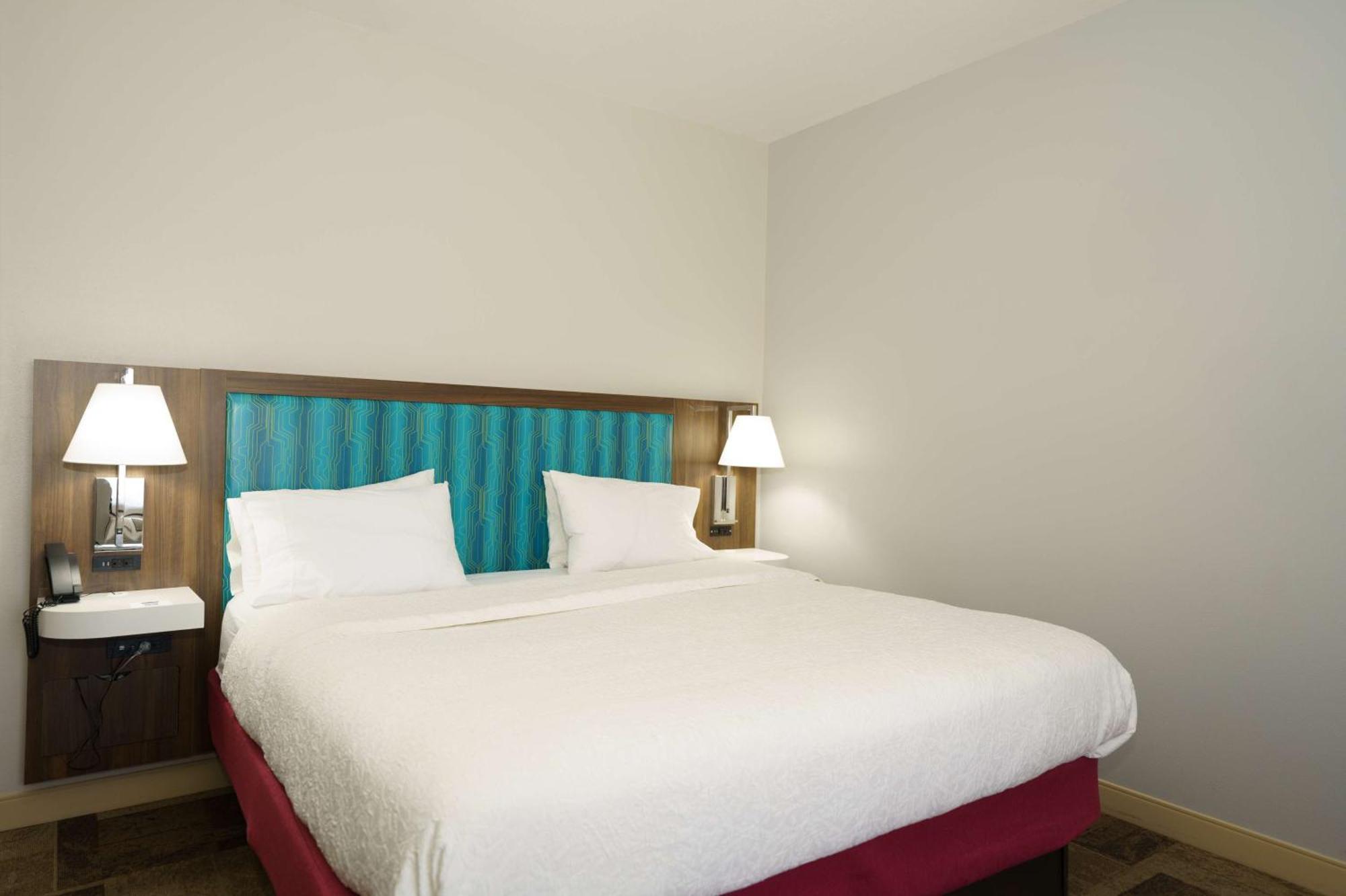 Hampton Inn Garden City Extérieur photo