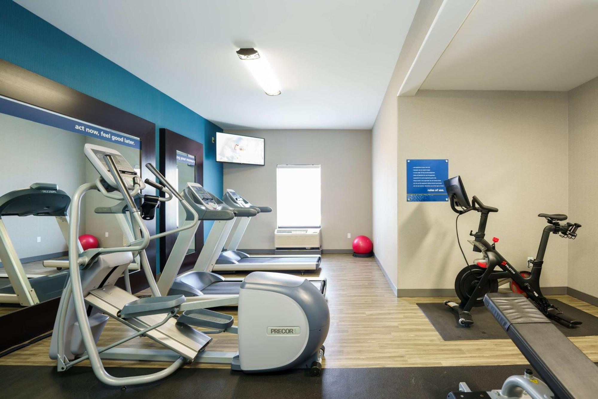 Hampton Inn Garden City Extérieur photo